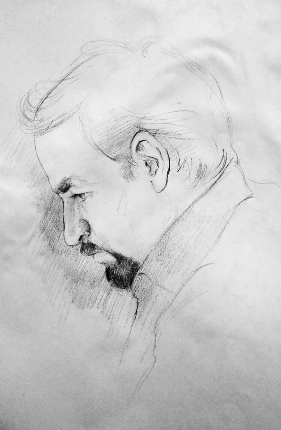 طراحی مدادی نیم‌رخ مرد میان‌سال با پرداز نرم، اثر جواد زلفی
